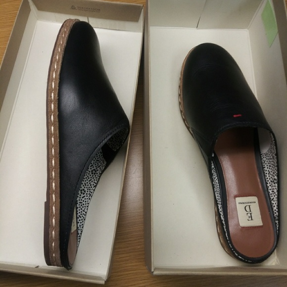 Ellen Degeneres Sandals - Picture 2 of 6